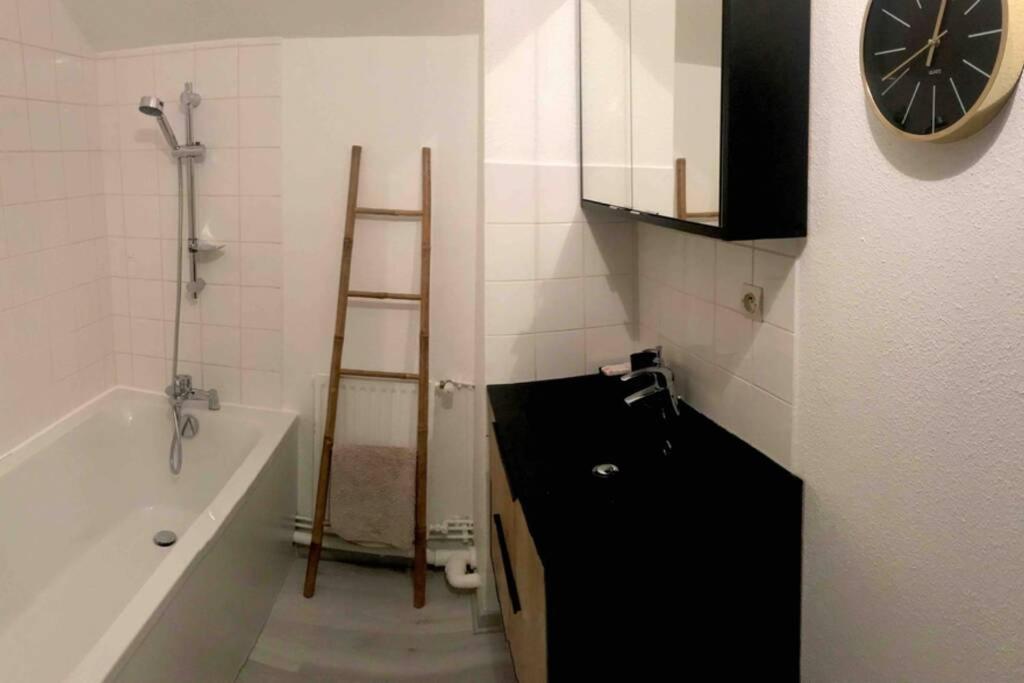 La Maison De Ville - 4 Chambres, 2 Sdb, Terrasse Et Garage - 90M2 Vesoul Esterno foto